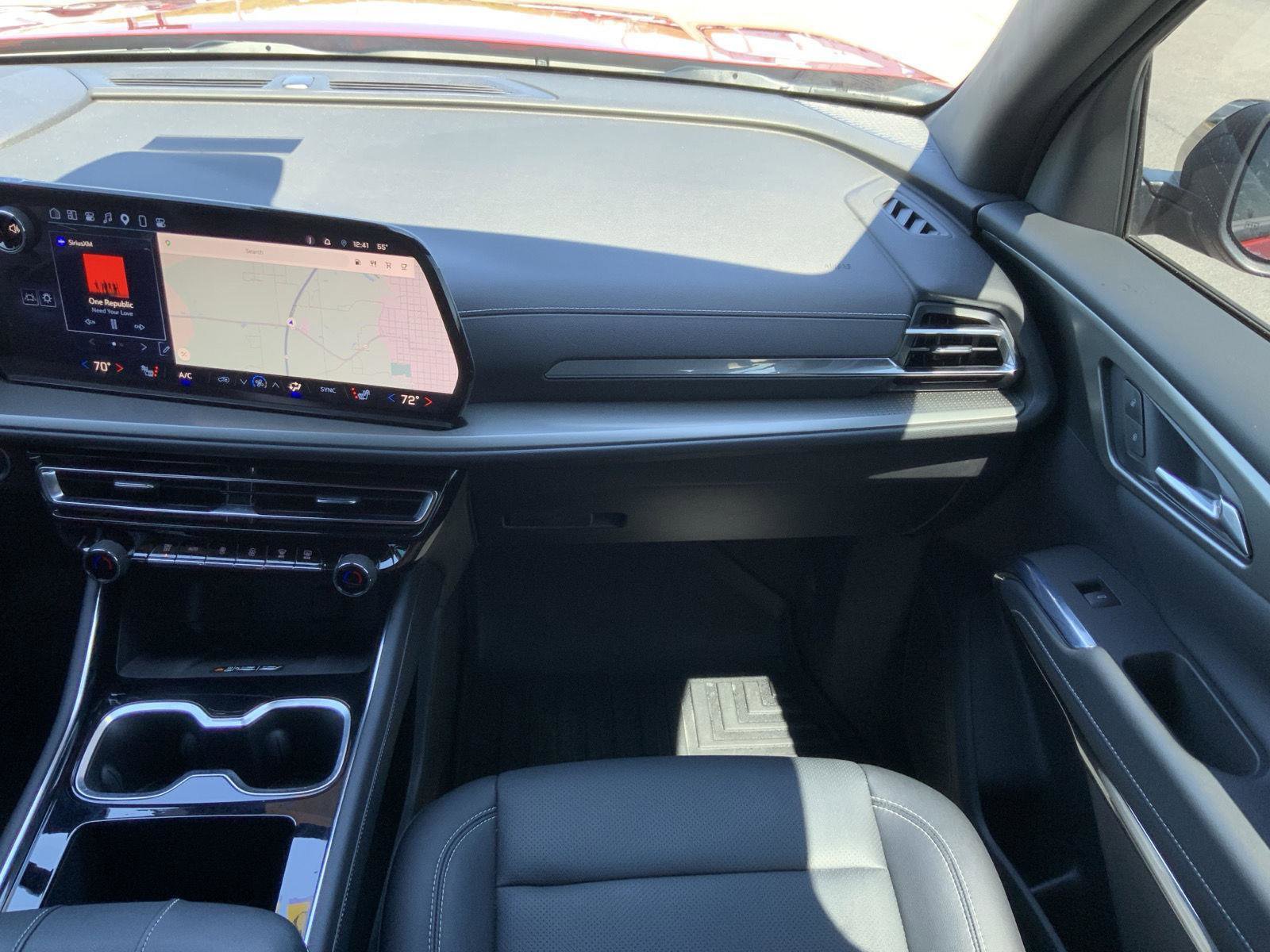 Used 2025 Chevrolet Traverse LT w/ Midnight/Sport Edition AWD/4WD image 62