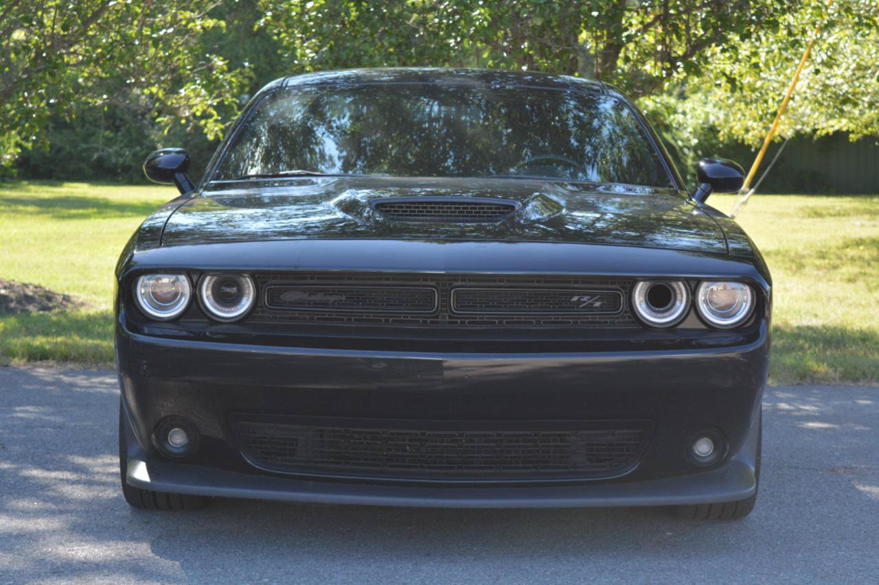 Used 2020 Dodge Challenger R/T w/ Blacktop Package RWD image 2
