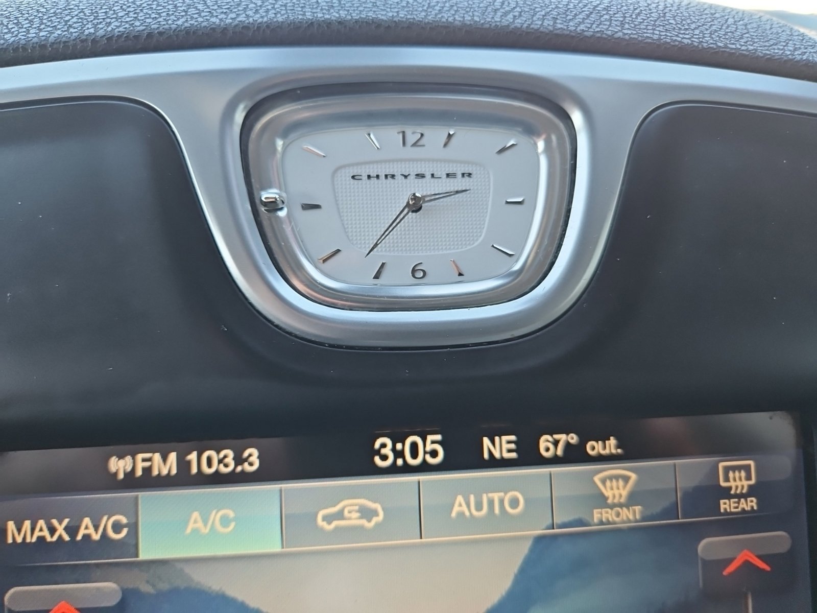 Used 2016 Chrysler 300 Limited RWD image 24