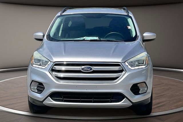 Used 2017 Ford Escape SE w/ Equipment Group 201A image 3