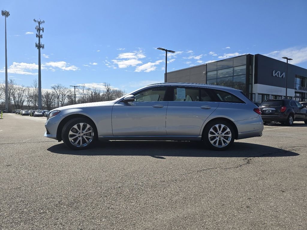 Used 2017 Mercedes-Benz E 400 4MATIC Wagon image 15