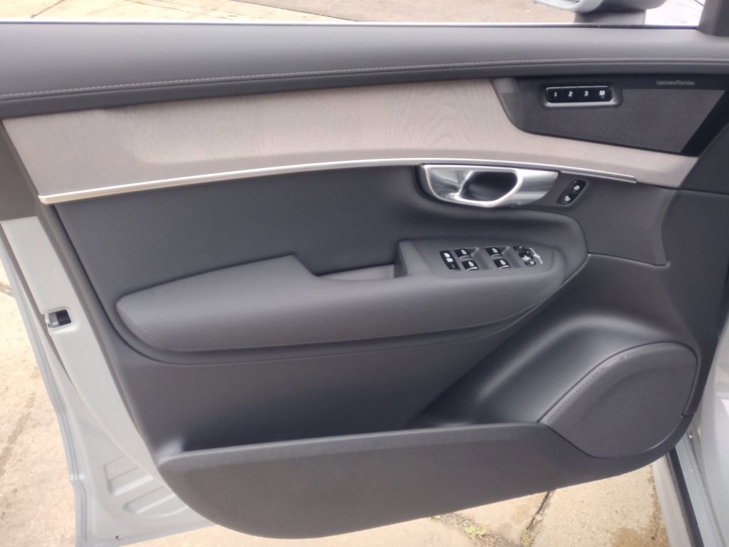 New 2026 Volvo XC90 B6 Ultra w/ Protection Package image 10