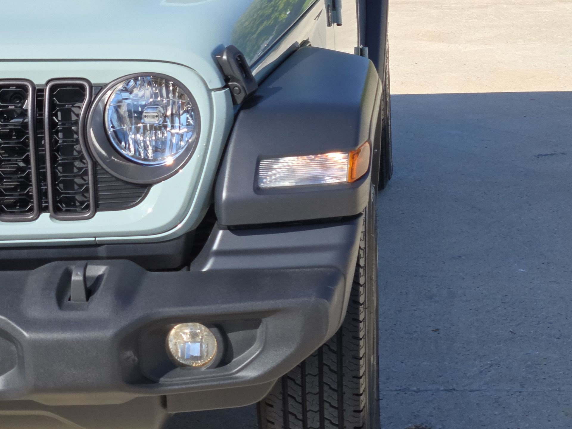Used 2024 Jeep Wrangler Unlimited Sport AWD/4WD image 11