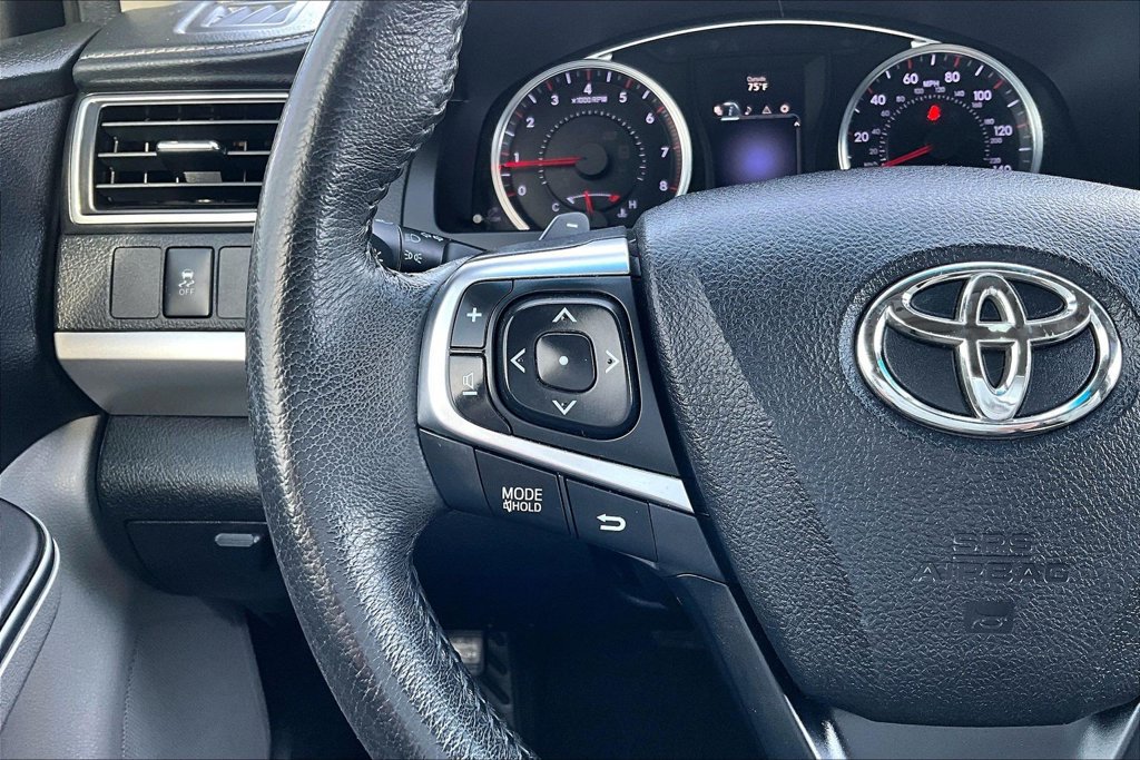 Used 2017 Toyota Camry SE FWD image 18