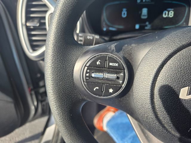 Used 2025 Kia Soul LX image 14
