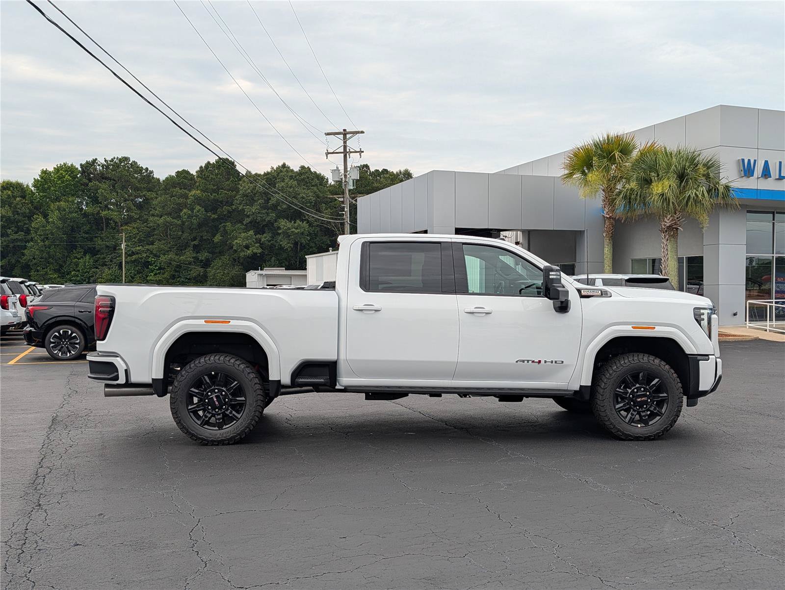 New 2026 GMC Sierra 2500 AT4 w/ AT4 Premium Plus Package AWD/4WD image 7