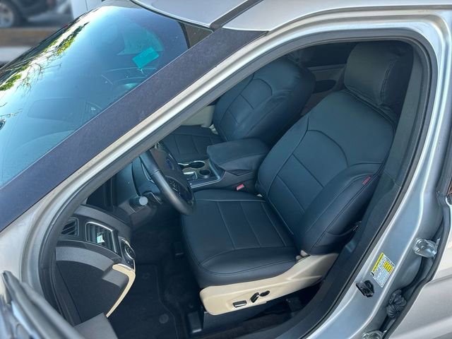 Used 2016 Ford Explorer XLT w/ Equipment Group 201A FWD image 12