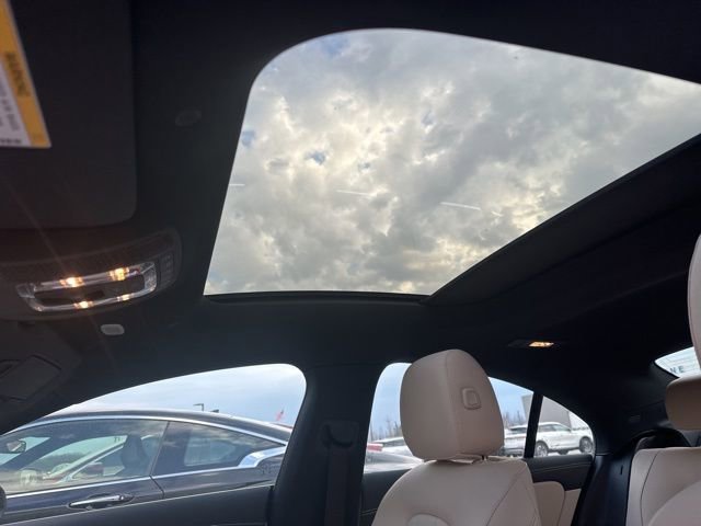 Used 2022 Mercedes-Benz CLA 250 4MATIC image 4