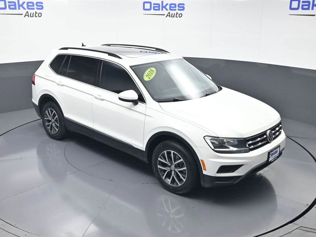 Used 2018 Volkswagen Tiguan SE w/ Panoramic Sunroof Package AWD/4WD image 46