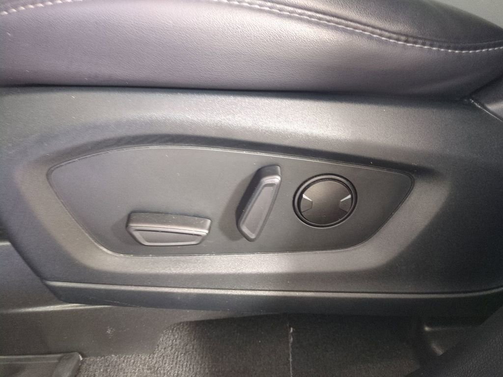 Used 2022 Ford Explorer XLT w/ Equipment Group 202A image 24