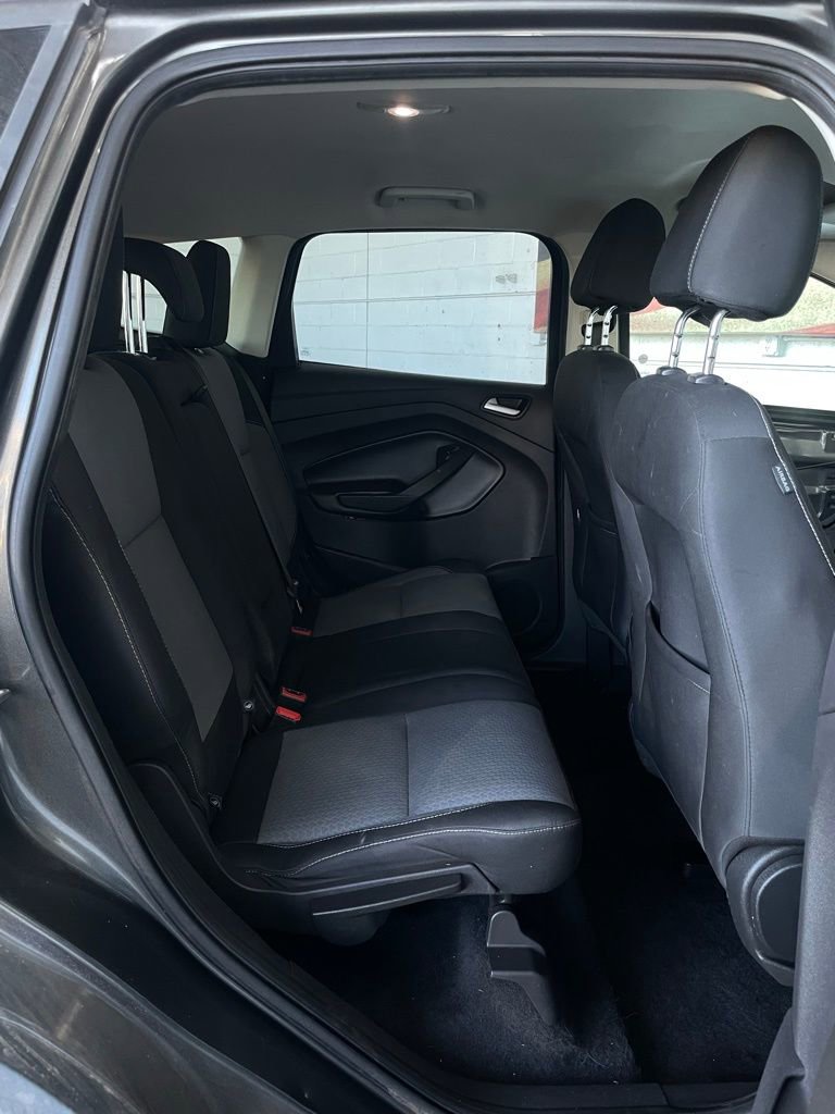 Used 2017 Ford Escape SE image 18