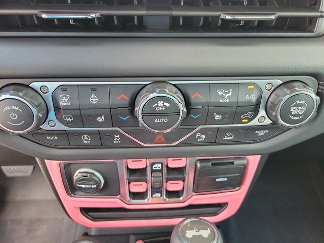 Used 2026 Jeep Wrangler Unlimited Sahara w/ Safety Group AWD/4WD image 25