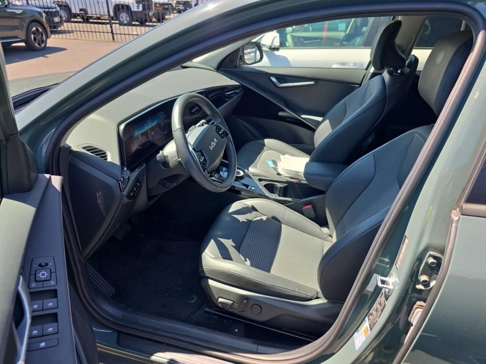 Used 2023 Kia Niro Wind FWD image 7