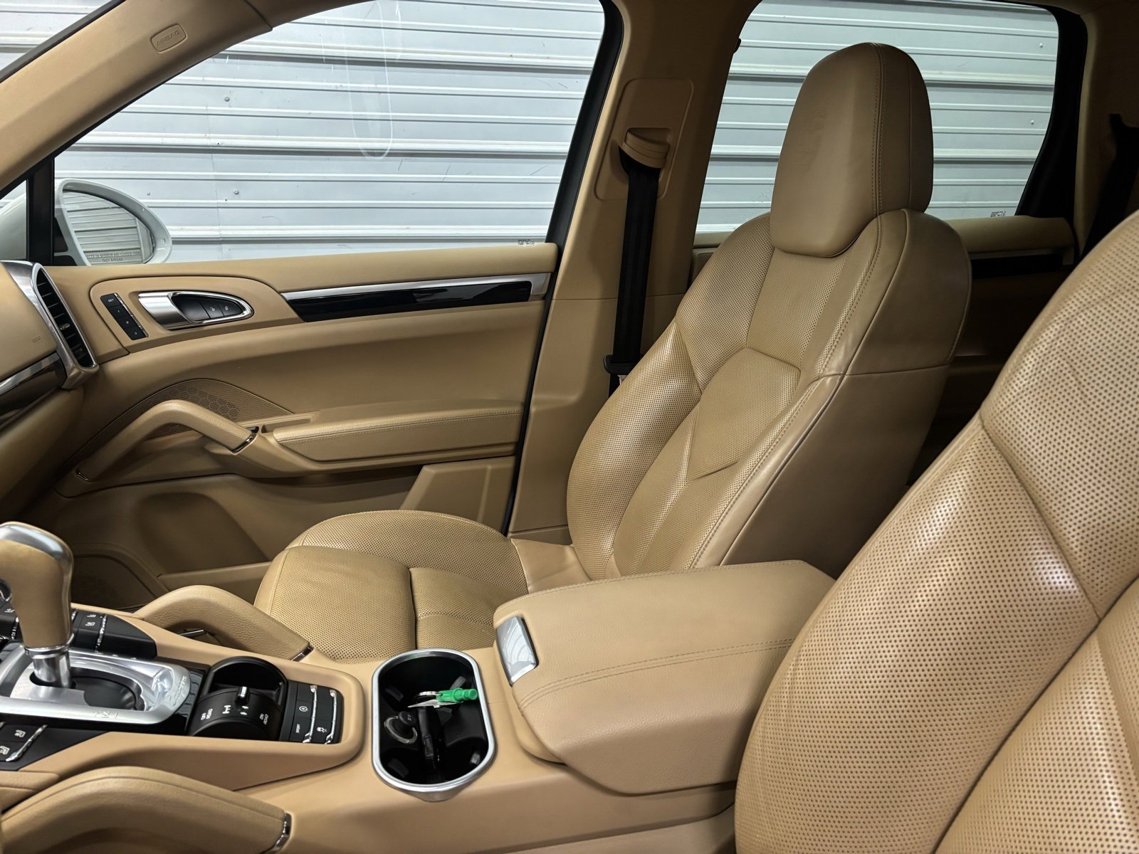 Used 2017 Porsche Cayenne Platinum Edition image 23