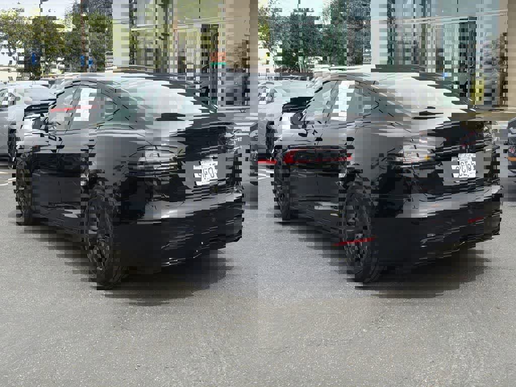 Used 2023 Tesla Model S image 4