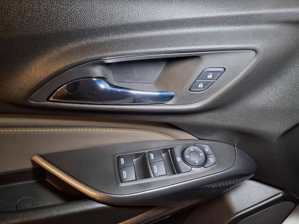 Used 2024 Chevrolet Trax ACTIV w/ Sunroof Package image 14