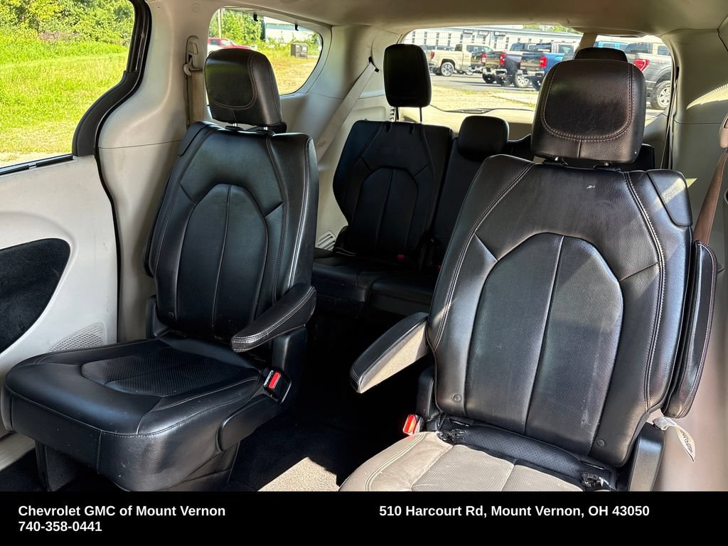 Used 2018 Chrysler Pacifica Touring-L Plus FWD image 29