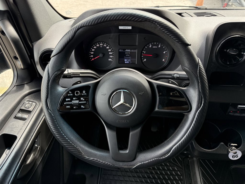Used 2021 Mercedes-Benz Sprinter 2500 image 31