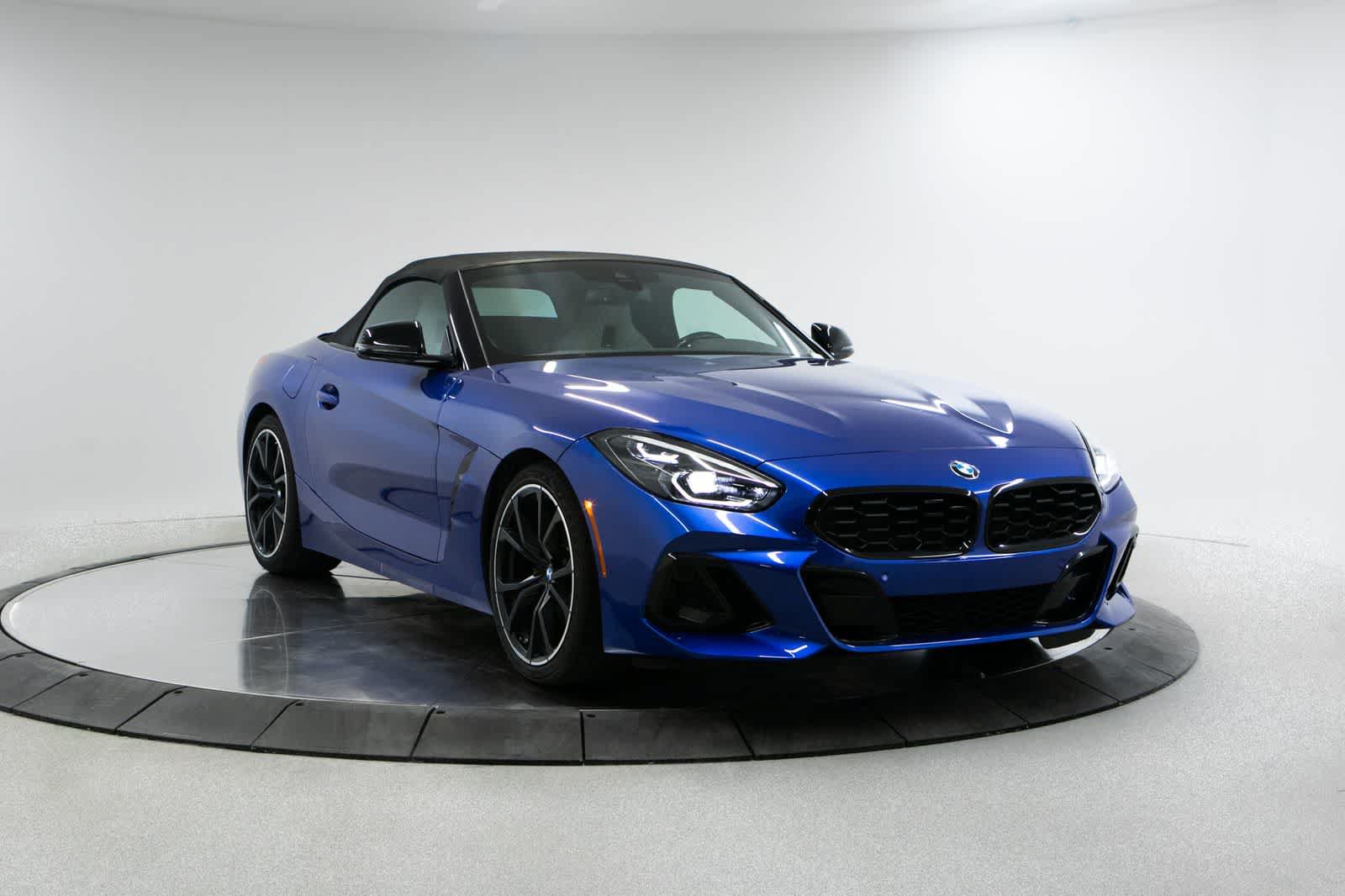 Used 2023 BMW Z4 sDrive30i w/ Shadowloine Package RWD image 9