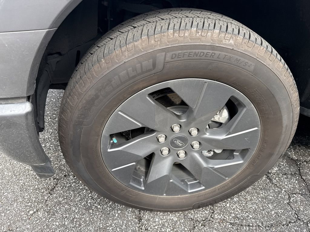 Used 2022 Ford F150 Lightning Lariat image 7