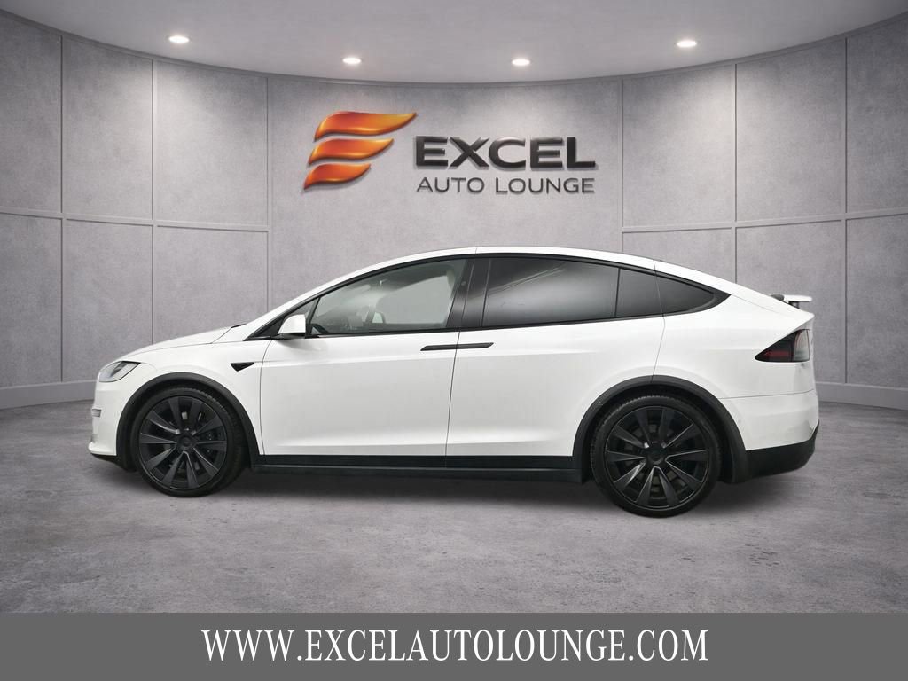 Used 2022 Tesla Model X image 3