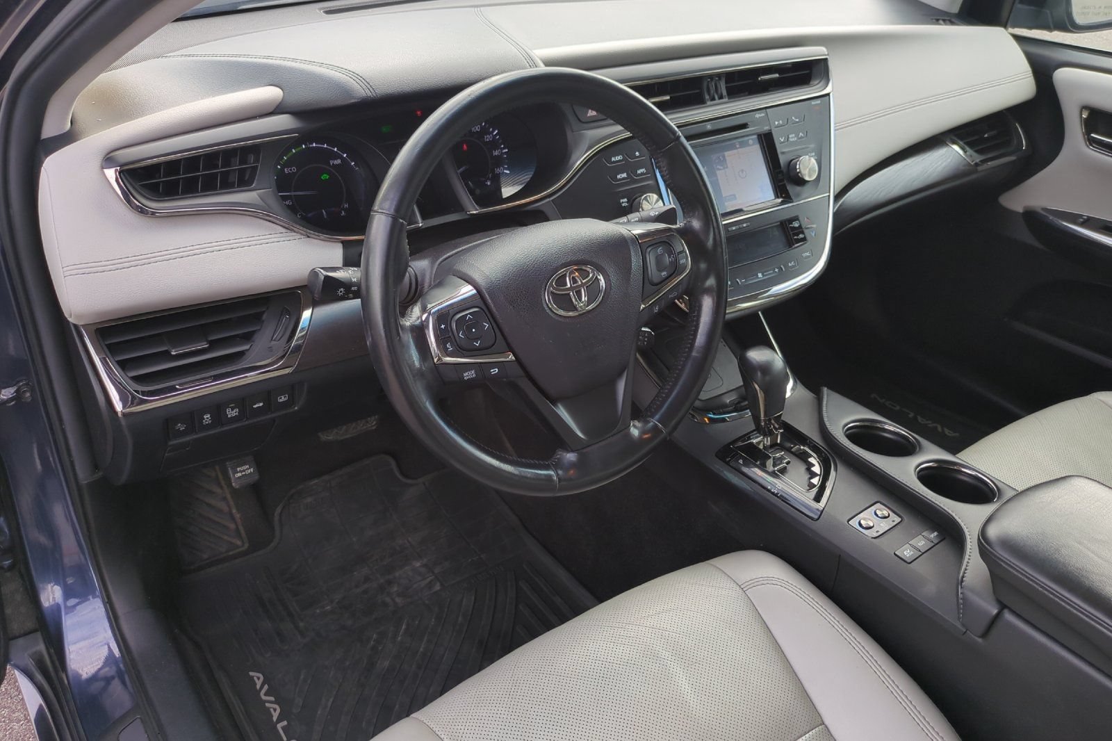 Used 2016 Toyota Avalon XLE Plus FWD image 10