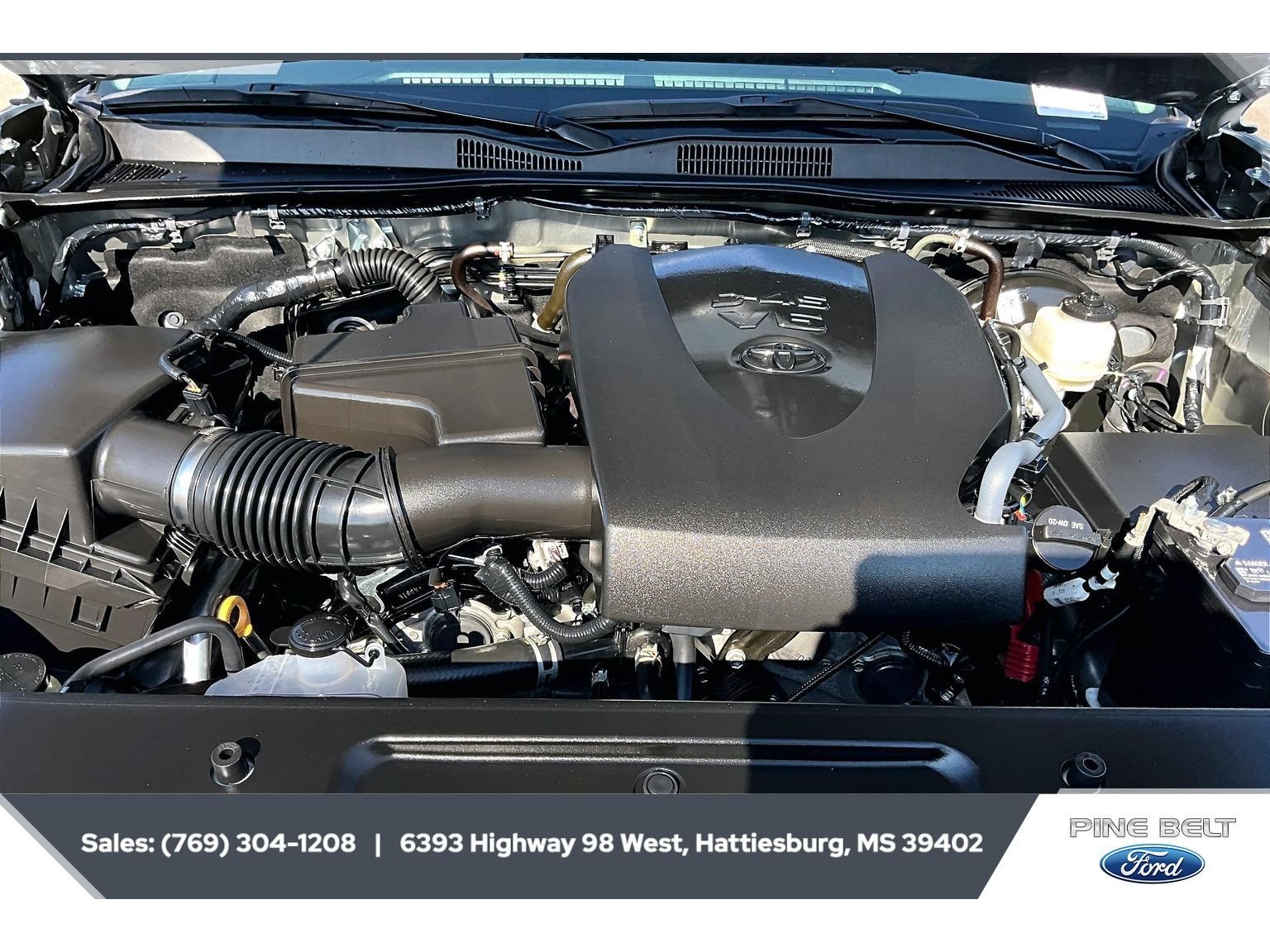 Used 2023 Toyota Tacoma SR5 RWD image 8