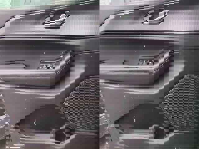 New 2025 Jeep Grand Cherokee L Altitude image 32