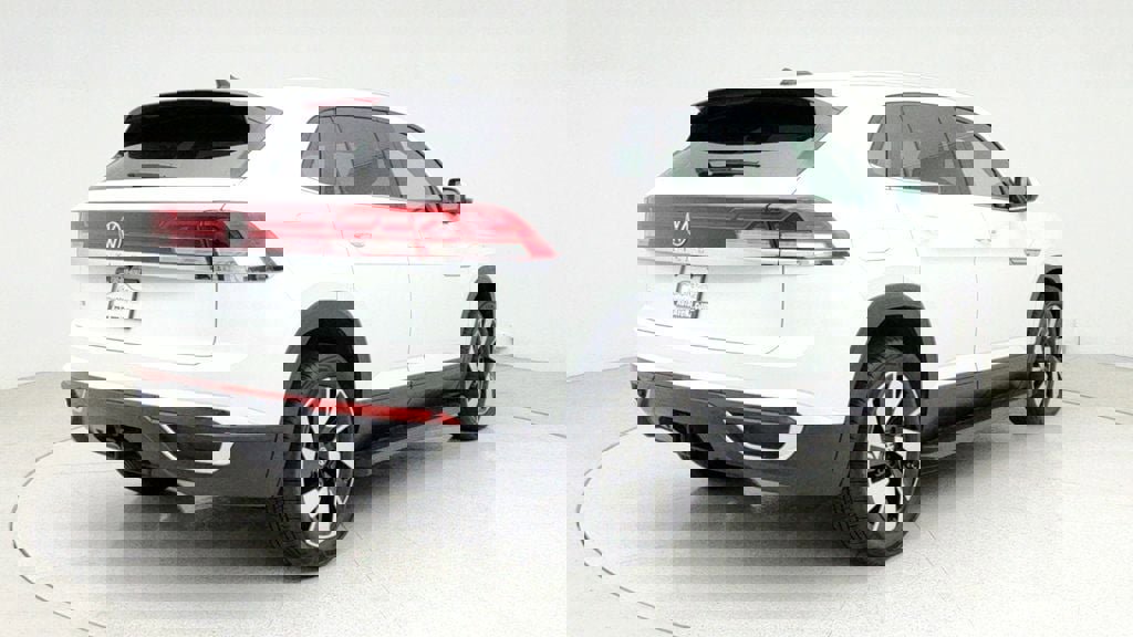 Used 2024 Volkswagen Atlas Cross Sport SE image 5