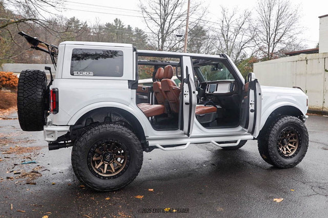 Used 2023 Ford Bronco Outer Banks image 15