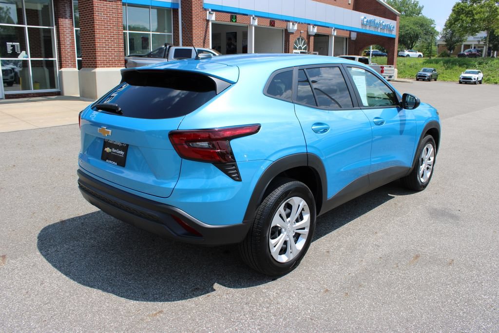 Certified 2025 Chevrolet Trax LS FWD image 28