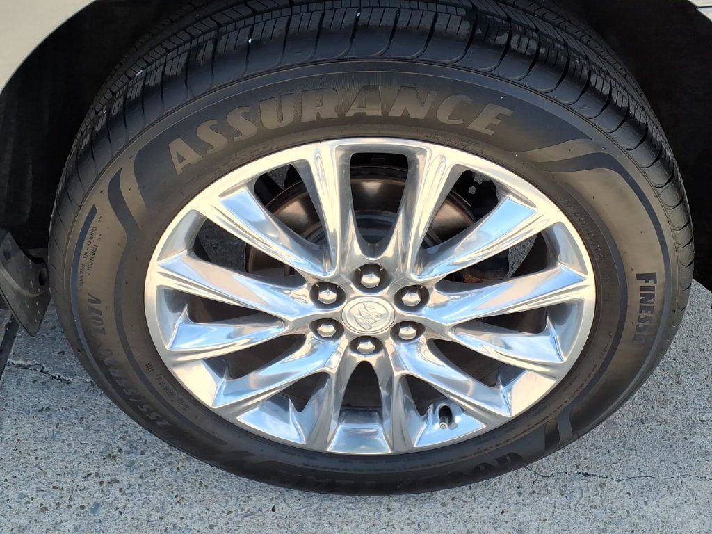 Used 2019 Buick Enclave Essence w/ Trailering Package, 5000 lbs. FWD image 9