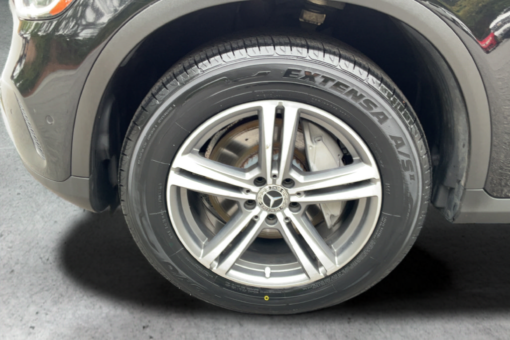 Used 2020 Mercedes-Benz GLC 300 4MATIC w/ Parking Assistance Package image 25