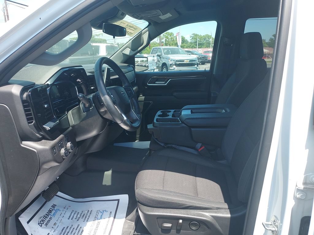 Used 2025 Chevrolet Silverado 1500 RST AWD/4WD image 12