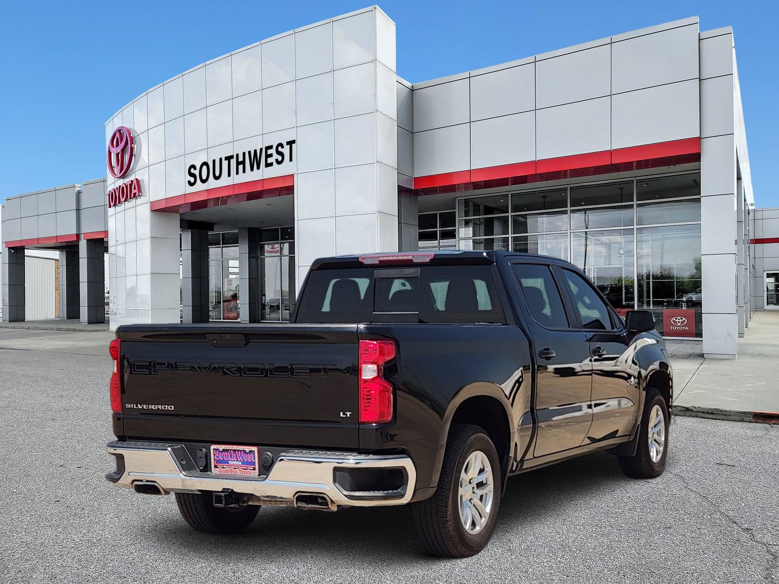 Used 2020 Chevrolet Silverado 1500 LT AWD/4WD image 5