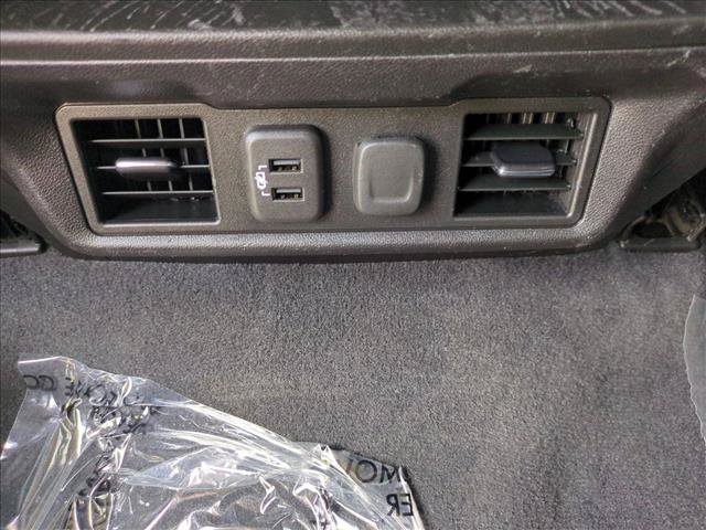 Used 2020 Chevrolet Silverado 1500 RST w/ Rally Edition RWD image 16