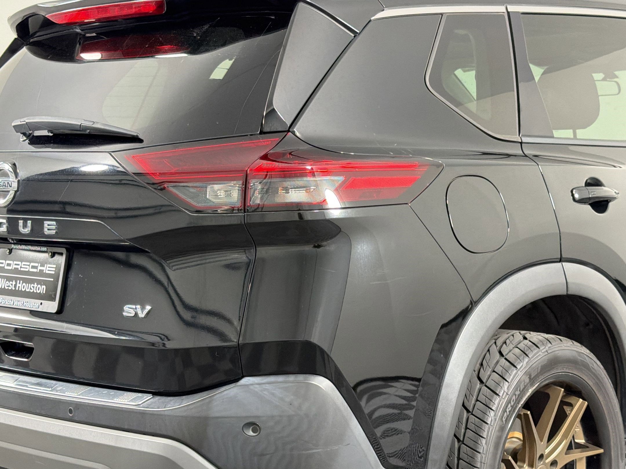 Used 2021 Nissan Rogue SV w/ Premium Package image 10