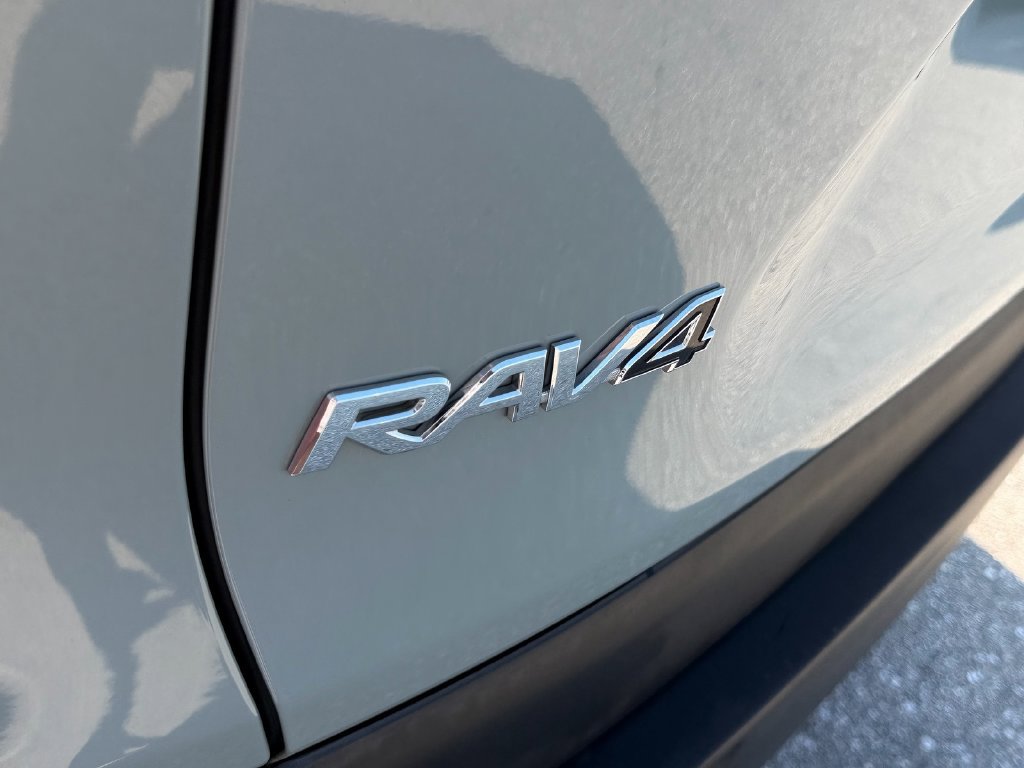 Used 2021 Toyota RAV4 XLE Premium FWD image 14