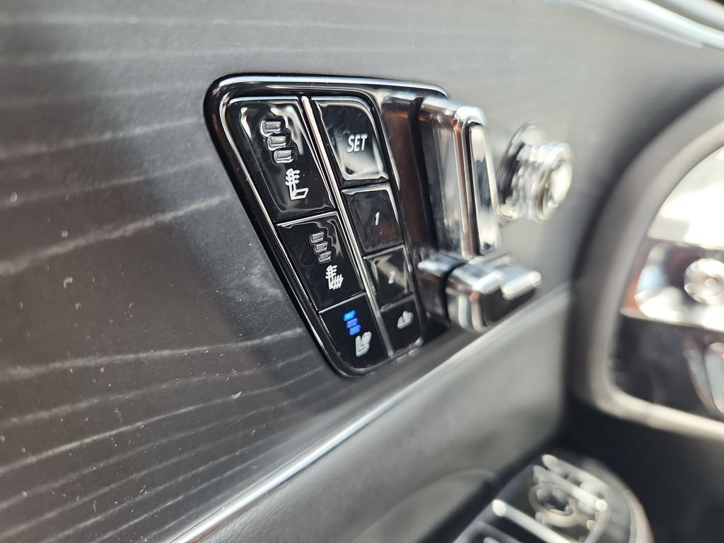 Used 2024 Cadillac Lyriq Sport AWD/4WD image 21