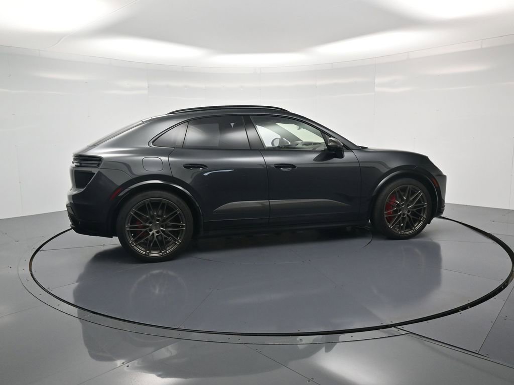 Certified 2024 Porsche Macan Turbo Electric AWD/4WD image 39
