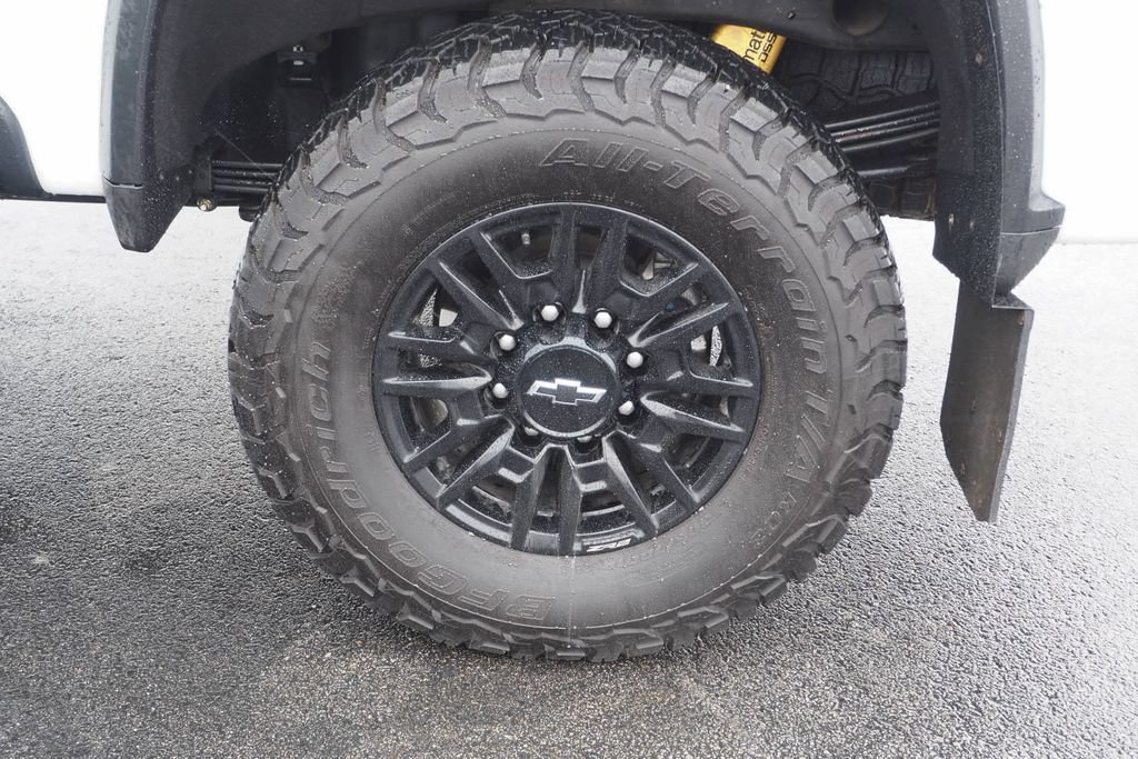 Used 2025 Chevrolet Silverado 2500 ZR2 w/ Technology Package AWD/4WD image 9