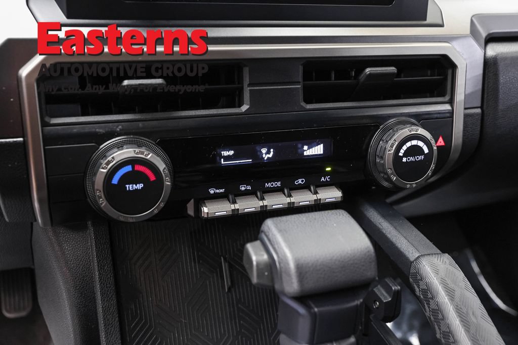 Used 2025 Toyota 4Runner SR5 AWD/4WD image 19