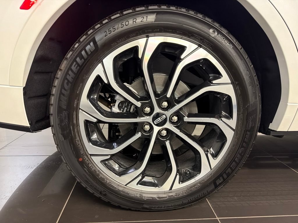 Used 2026 Lincoln Nautilus Reserve AWD/4WD image 7