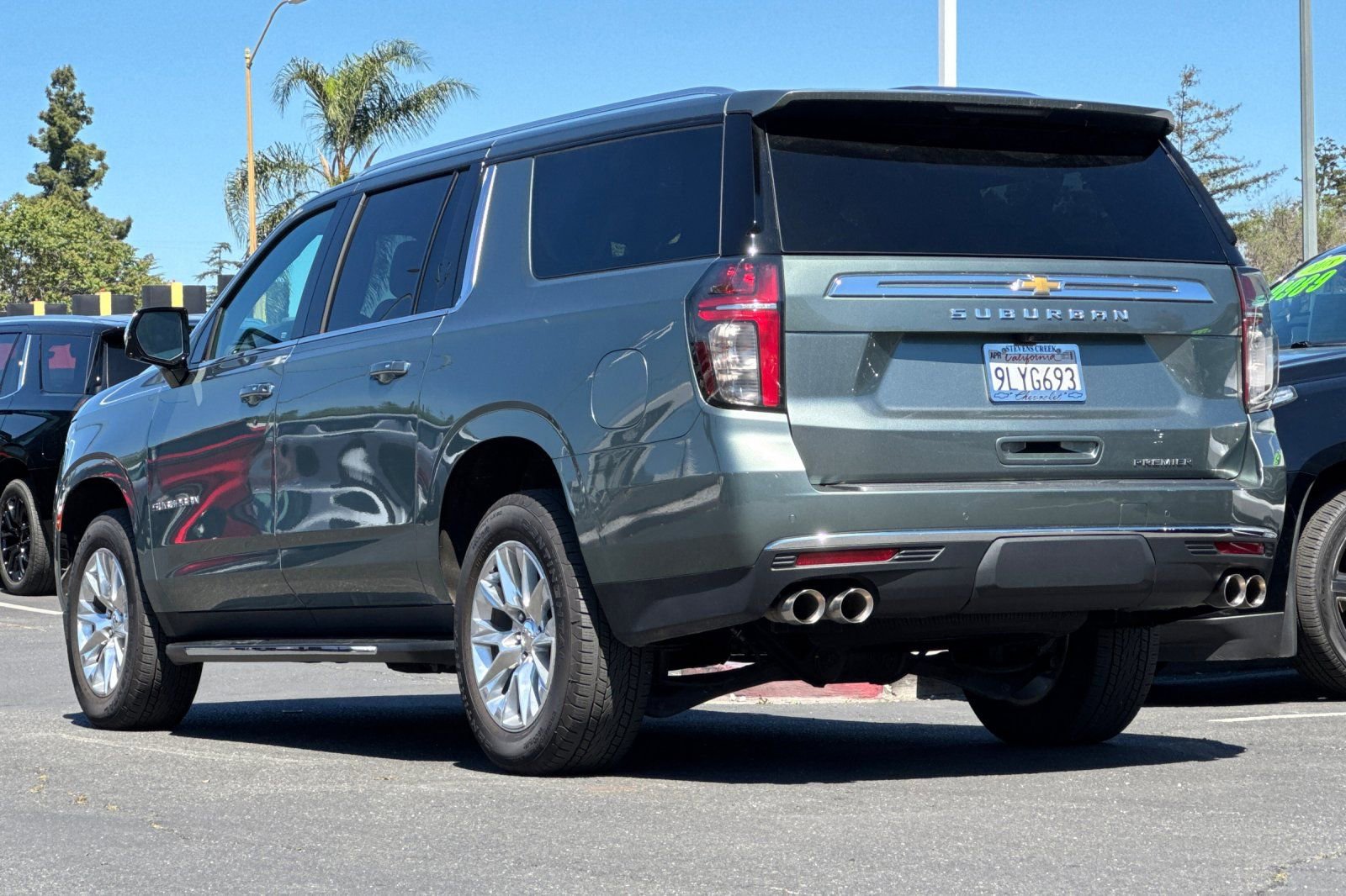 Used 2024 Chevrolet Suburban Premier image 7