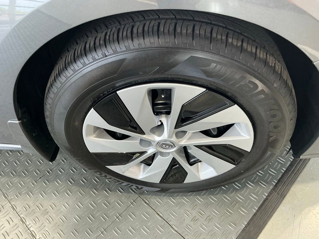 Used 2025 Nissan Altima 2.5 S FWD image 39