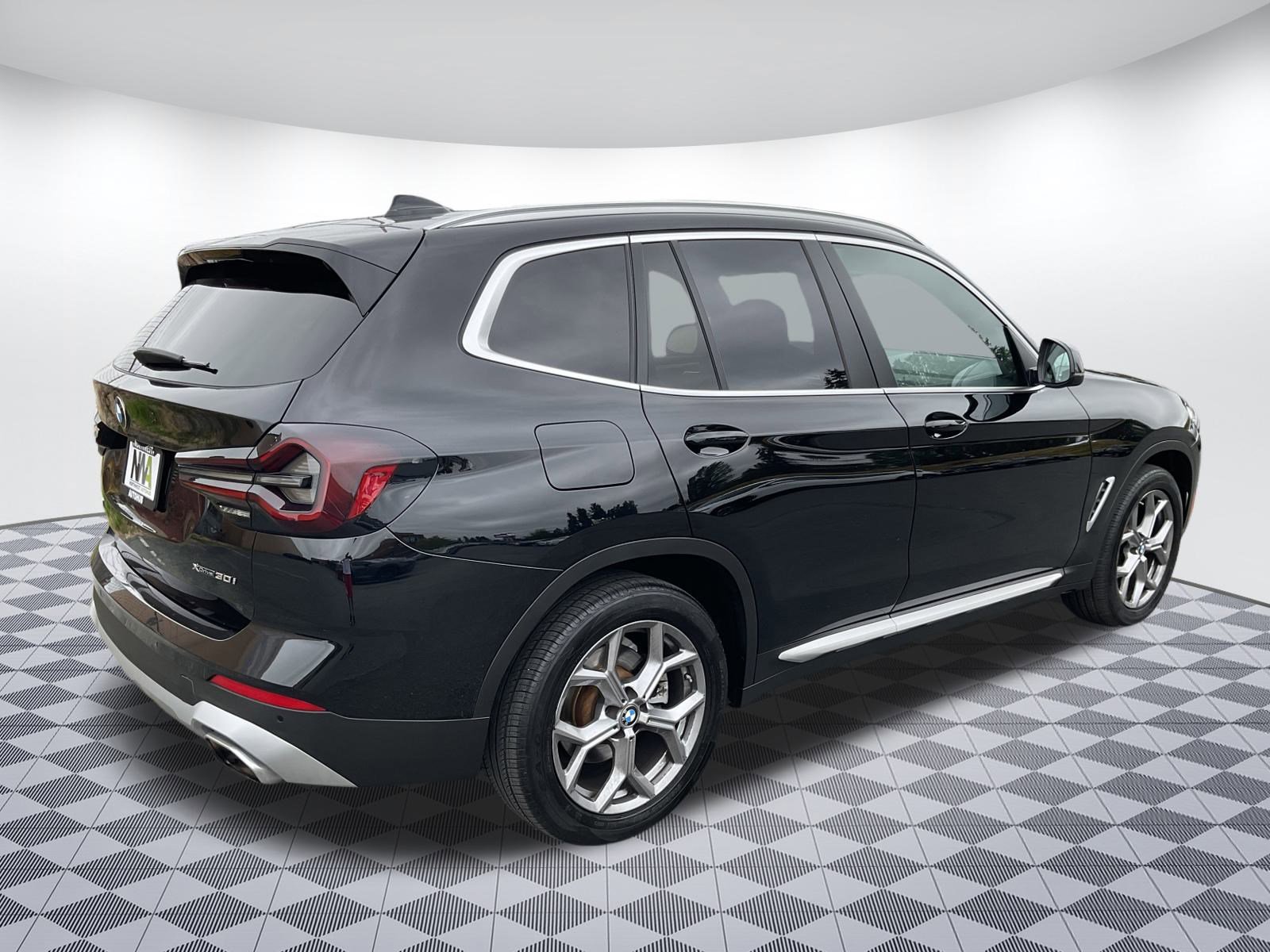 Used 2024 BMW X3 xDrive30i image 3