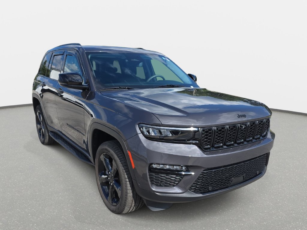Used 2023 Jeep Grand Cherokee Limited w/ Luxury Tech Group II AWD/4WD image 3