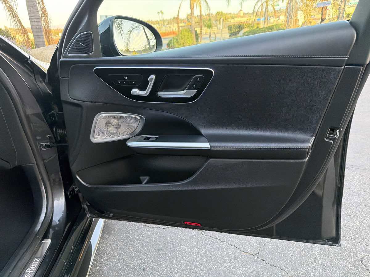 Used 2022 Mercedes-Benz C 300 Sedan image 28