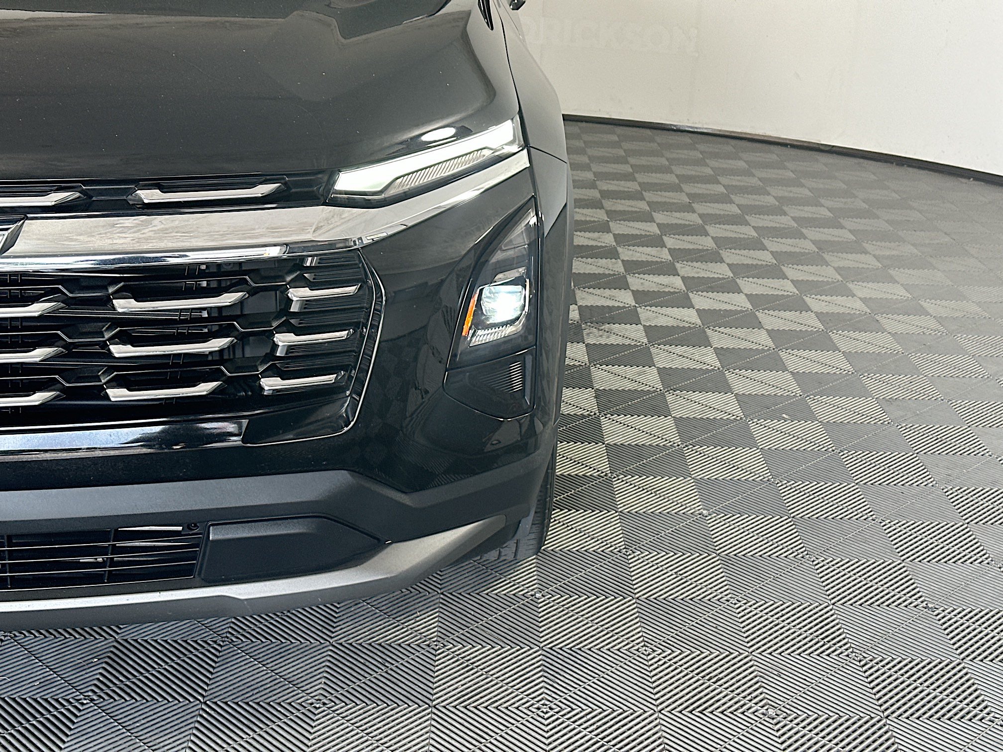 Used 2025 Chevrolet Equinox LT FWD image 9