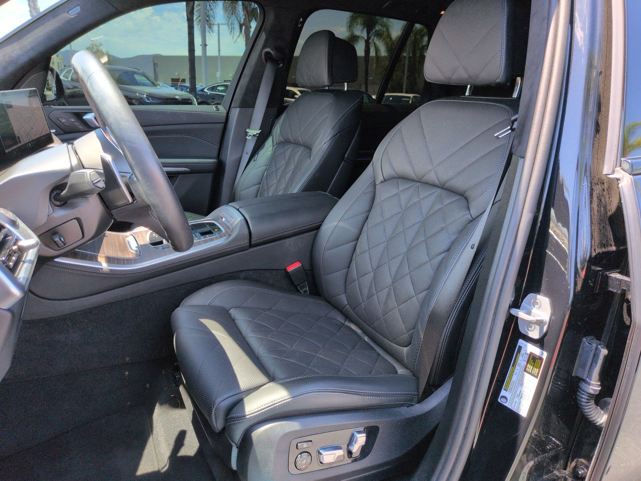 Certified 2025 BMW X5 sDrive40i w/ M Sport Package RWD image 16
